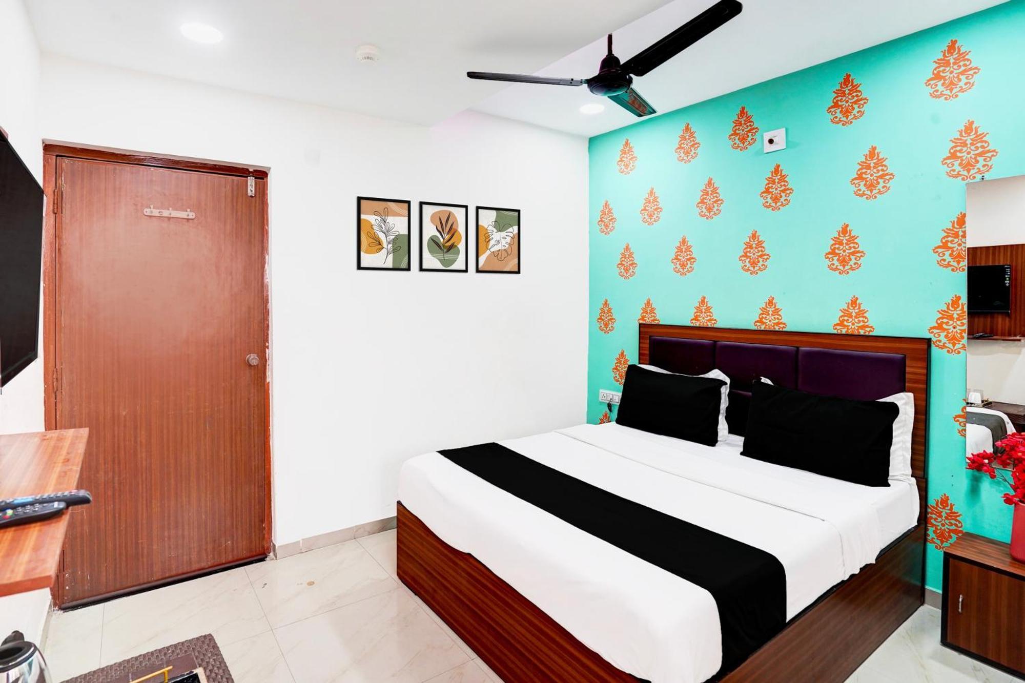 Super Hotel O Geeta Mandir Formerly Hotel Green Park Ahmadabad Zewnętrze zdjęcie