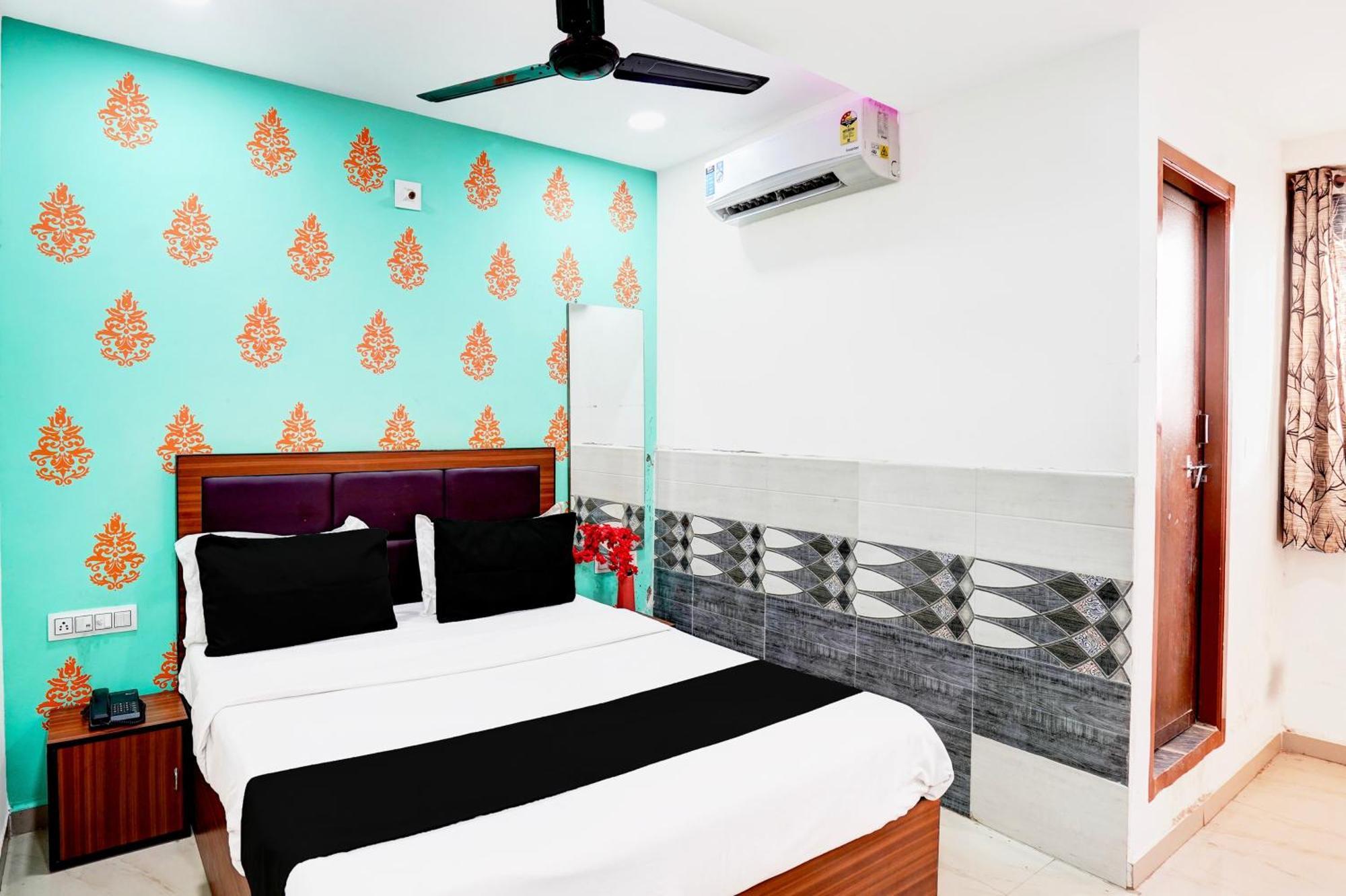Super Hotel O Geeta Mandir Formerly Hotel Green Park Ahmadabad Zewnętrze zdjęcie